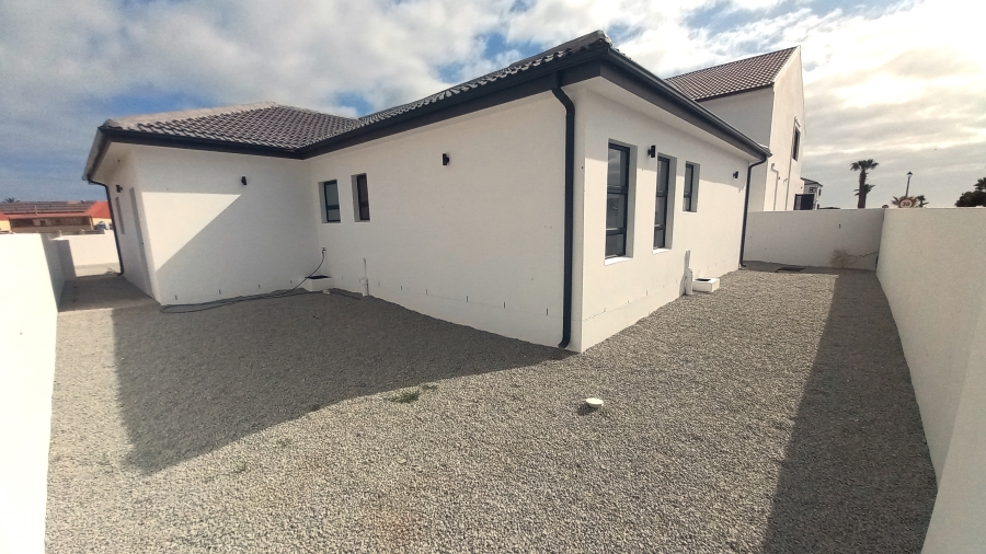 3 Bedroom Property for Sale in Sandy Point Western Cape